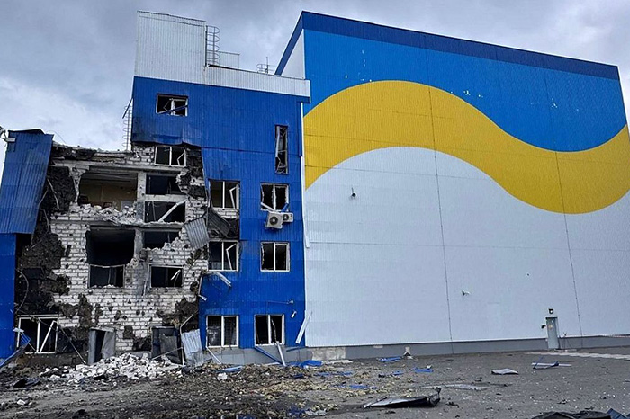 Instalaciones afectadas por el ataque con dron cerca de la central ucraniana de Chernóbil.