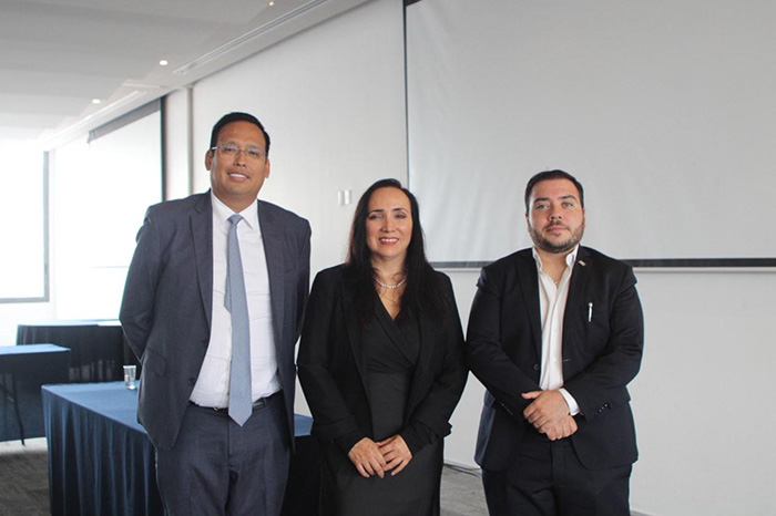 Conferencia de la ANEFAC sobre prevención de lavado de dinero y reformas fiscales en Michoacán.