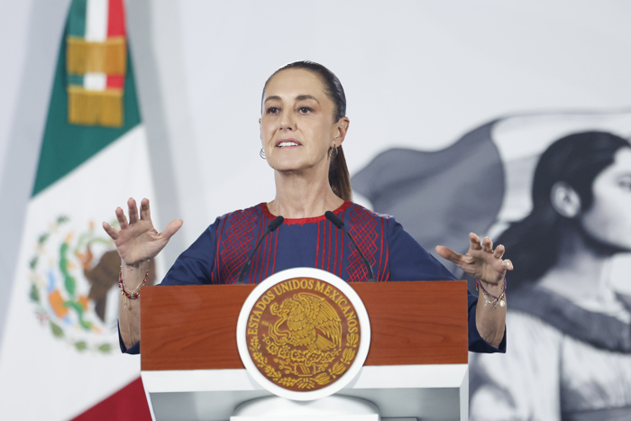 Presidenta Claudia Sheinbaum en conferencia matutina hablando sobre el Mundial 2026