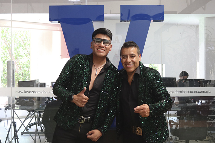 Integrantes de Oaxapens en entrevista con La Voz de Michoacán.