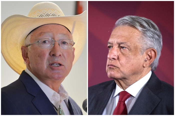 El exembajador Ken Salazar y el expresidente Andrés Manuel López Obrador durante eventos diplomáticos.