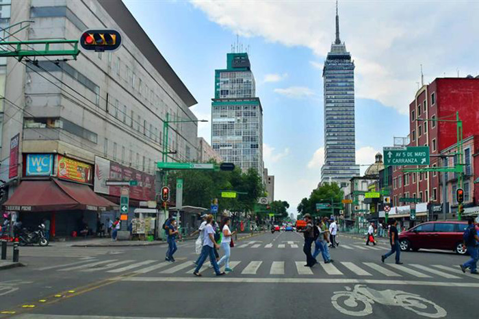 La calificadora internacional prevé escenarios bilaterales y volatilidad, pero descarta un quiebre comercial radical.