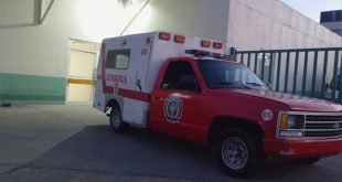 Camioneta de Bomberos de Zitácuaro atiende emergencia de mujeres alcanzadas por un rayo.