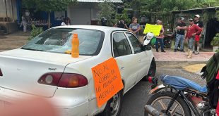 Bloqueo de carretera por protestas en el Hospital Comunitario Carácuaro-Nocupétaro