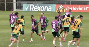 Jugadores de la Selección Mexicana en el entrenamiento de recuperación previo al juego ante Corea del Sur.