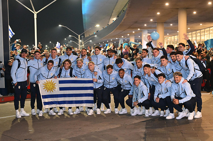 Selección de Uruguay viaja a México para el Mundial de fútbol