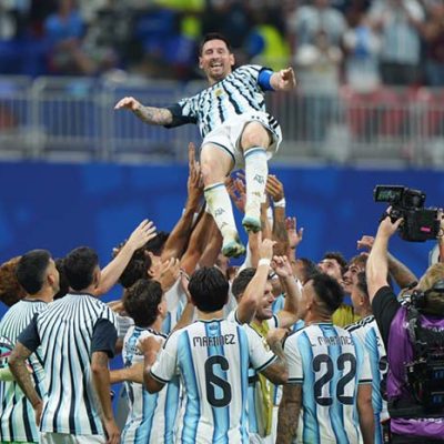 Lionel Messi y el equipo argentino celebrando el triunfo frente a Egipto en el Mundial 2026.