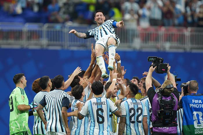 Lionel Messi y el equipo argentino celebrando el triunfo frente a Egipto en el Mundial 2026.