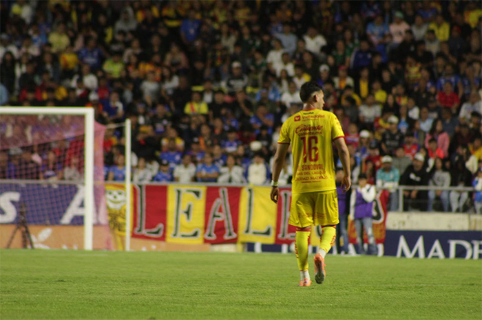 Jugadores del Atlético Morelia durante un partido en el Estadio Morelos.