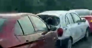 Agentes de Tránsito atendiendo un choque múltiple en el Libramiento Norte de Morelia.