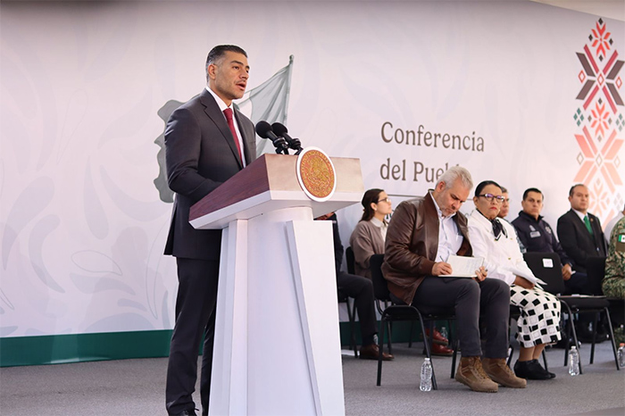 El secretario de Seguridad, Omar García Harfuch, durante la conferencia matutina en Morelia.