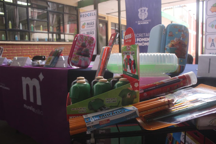 Rueda de prensa de Sefeco Morelia para anunciar la Expo Regreso a Clases en la Plaza Valladolid con descuentos en útiles.
