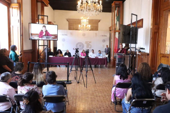Diputados Eréndira Isauro y Conrado Paz en reunión con integrantes de Concejos Comunales de Michoacán