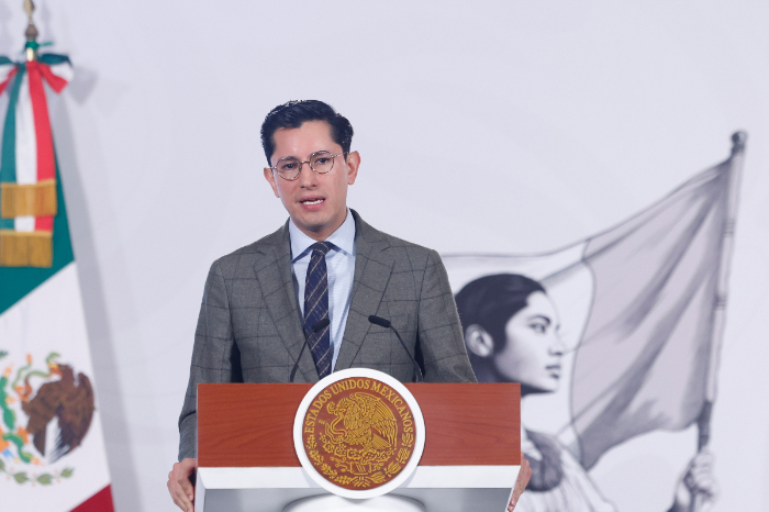 Roberto Velasco inaugurando la Reunión Regional para América Latina de IA y Desarrollo Humano