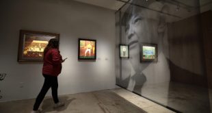 Exposicion de Abel Quezada sobre futbol y arte en el Museo Kaluz