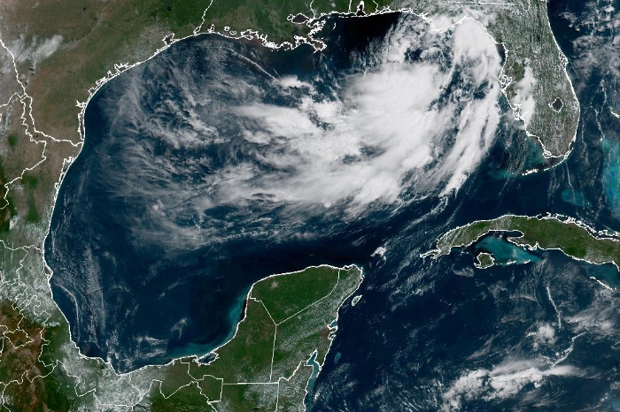 Mapa del Centro Nacional de Huracanes mostrando la trayectoria de la tormenta tropical Bertha