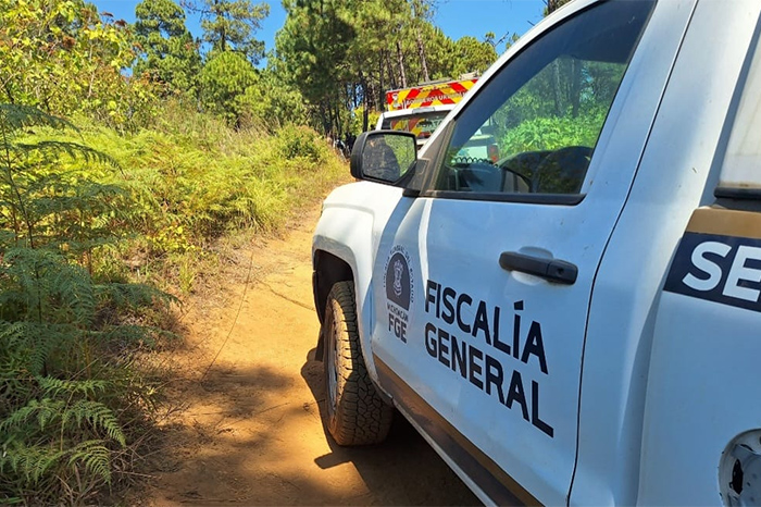 Escena de hallazgo de cuerpo en zona boscosa de Uruapan.