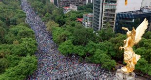 Aficionados celebrando en el Ángel de la Independencia durante el Mundial 2026.
