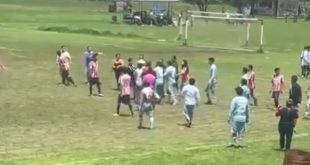 Campos de la Liga Municipal de Futbol de Morelia durante un encuentro deportivo.