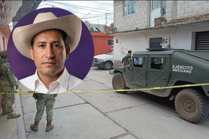 Autoridades resguardan la zona tras el asesinato del periodista Josué Martínez Contreras en San Martín Texmelucan, Puebla.