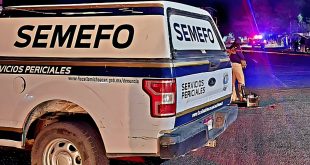 Autoridades resguardan la escena de un ataque armado en Ario de Rayón, Zamora, donde un hombre murió y otro resultó herido.