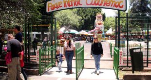 Familias disfrutan los juegos, museos y espacios recreativos del Bosque Cuauhtémoc de Morelia durante las vacaciones.