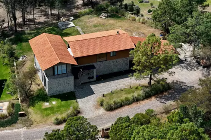 Cabaña vinculada a El Mencho en Tapalpa que ha sido puesta en subasta sin encontrar comprador.