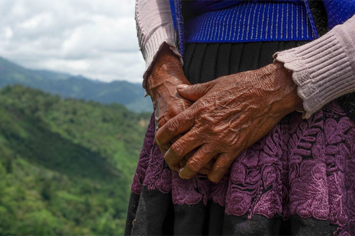 Mujer representando a comunidades indígenas en Chiapas.
