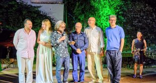 El rector Raúl Olmos y el alumno Pablo Eduardo Flores representando al Conservatorio de las Rosas en el festival Rovere d'Oro en Italia.