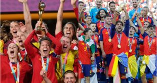 España celebra el título del Mundial 2026 y se convierte en el primer país campeón del mundo en mujeres y hombres.