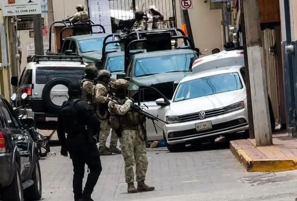 Un operativo conjunto de fuerzas federales en Atotonilco el Alto, Jalisco, culminó con la detención de Ramón Ángel "N", alias "R1",