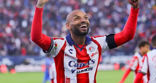 Joao Pedro recibe el Balón de Oro de la Liga MX tras ganar tres premios en la temporada 2025-2026.
