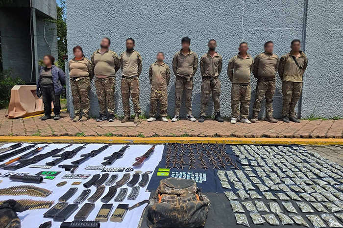 Operativo interestatal en La Piedad deja 11 detenidos, armas, droga y cartuchos asegurados.