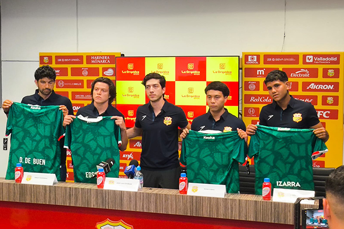 Presentación oficial de los nuevos jugadores del Atlético Morelia en la sala de prensa del Estadio Morelos.