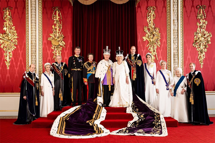 Carlos III y Camila expresan su respaldo a la selección inglesa tras la derrota ante Argentina en el Mundial 2026.