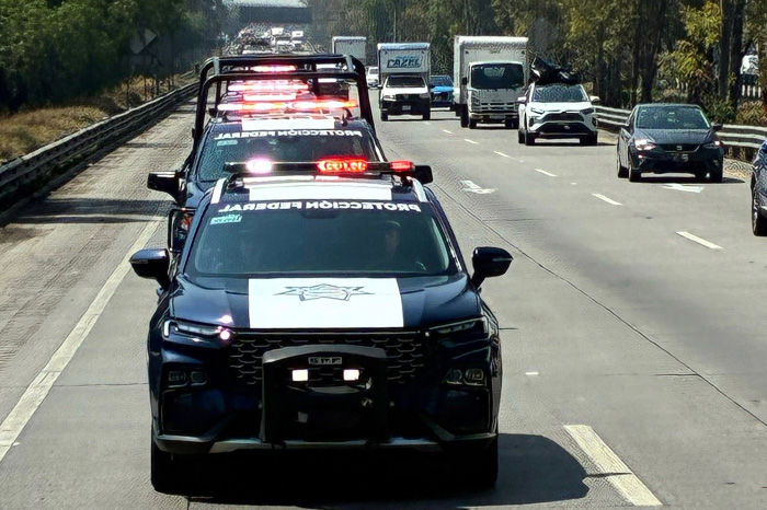 Elementos del SPF resguardando dependencias oficiales bajo la nueva convocatoria 2026 de seguridad