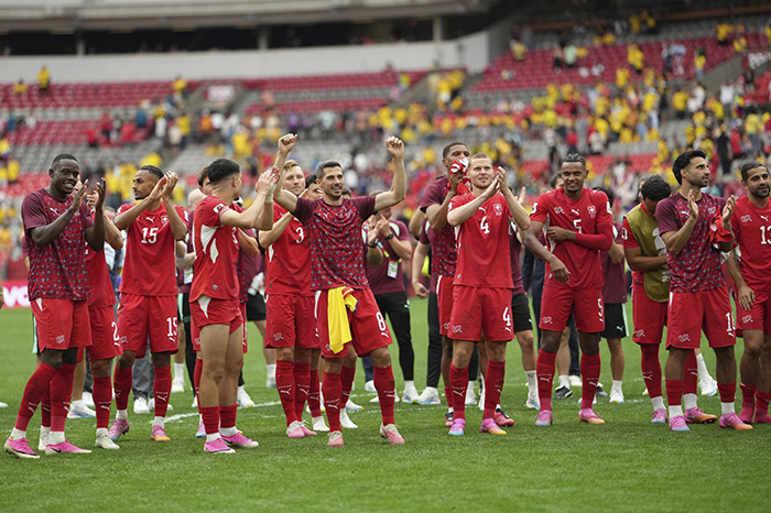 Celebración de la selección suiza tras ganar la tanda de penaltis contra Colombia en el Mundial 2026.