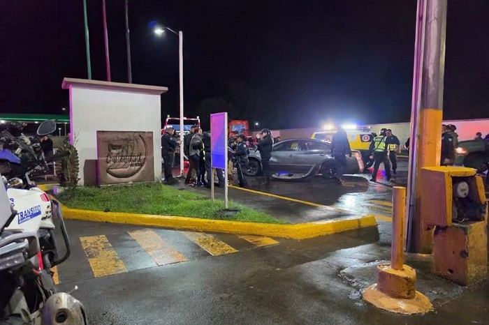 Copiloto resulta herida de bala tras persecución en Uruapan
