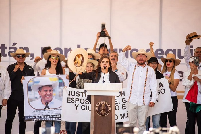 Grecia Quiroz responde a la línea de investigación de la FGE