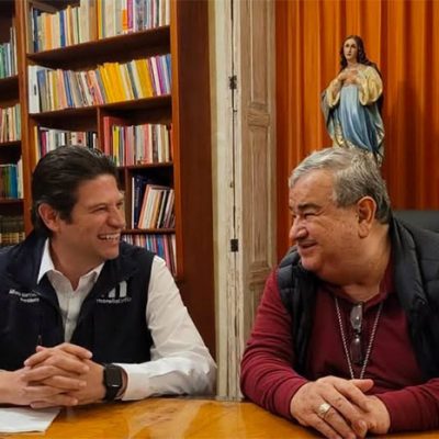 El presidente municipal de Morelia, Alfonso Martínez Alcázar, reunido con monseñor Carlos Garfias Merlos.