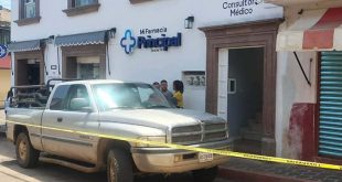 Unidades de rescate y elementos policiales atendiendo un reporte de emergencia en Michoacán.