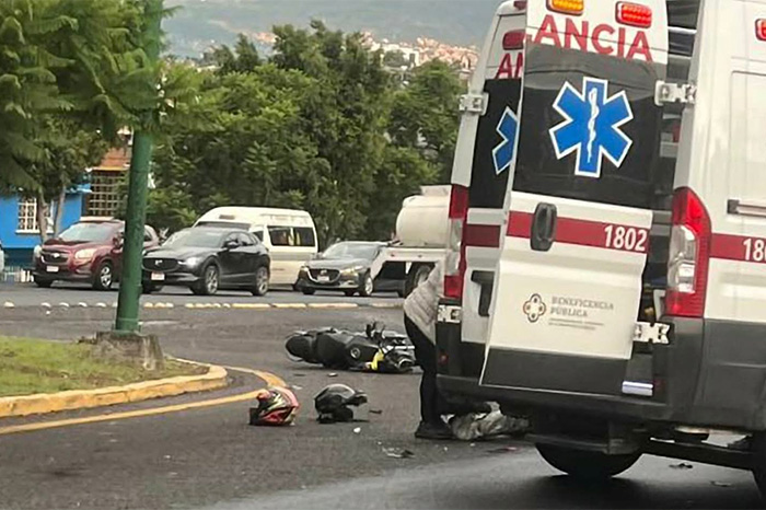 Motocicletas siniestradas tras un choque vial sobre el Libramiento Oriente de Morelia.
