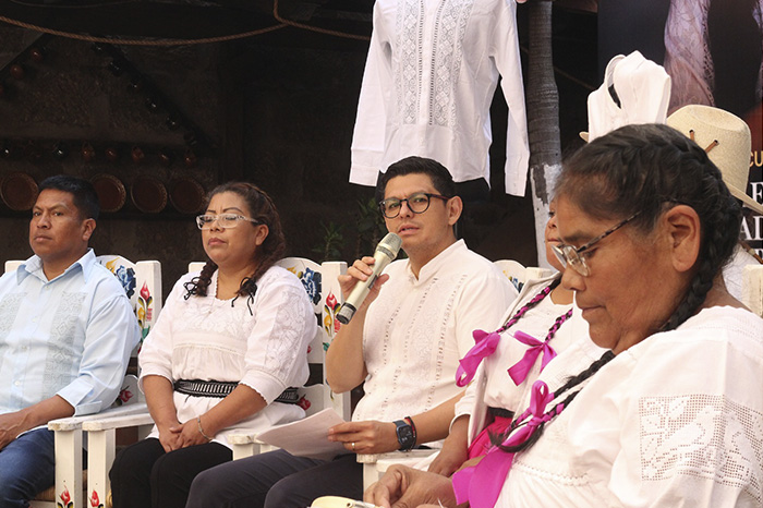Anuncio del concurso artesanal en San Felipe de los Herreros
