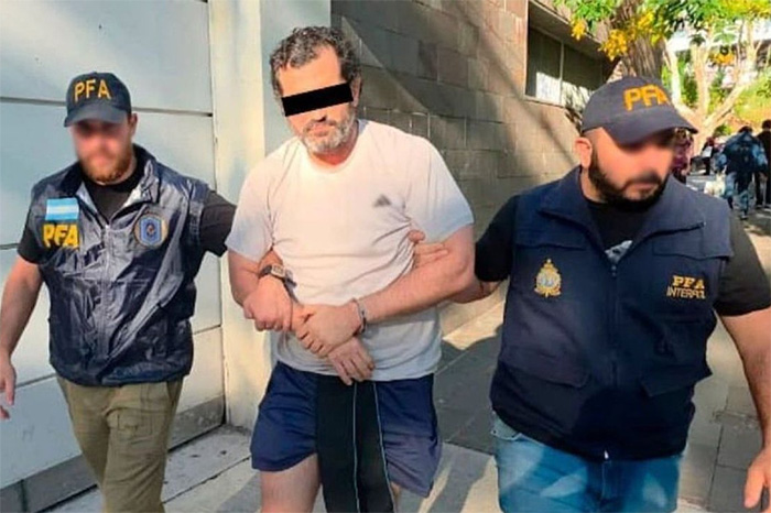 El exmilitar Fernando Farías Laguna en el momento de su detención en Argentina por presunto contrabando de combustible.