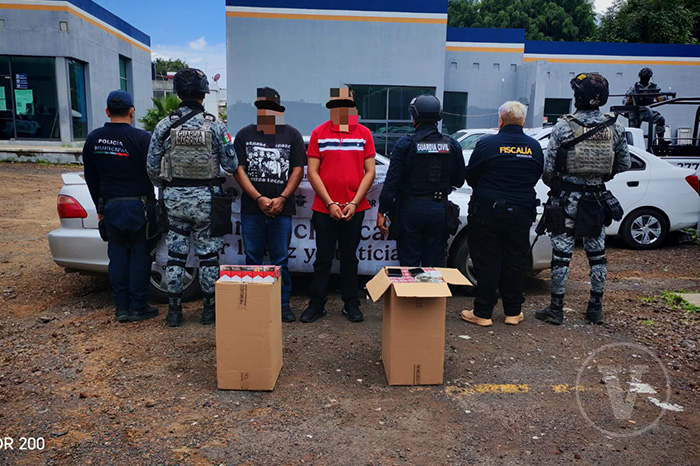 Unidades y elementos de seguridad realizando patrullajes preventivos en zonas comerciales.