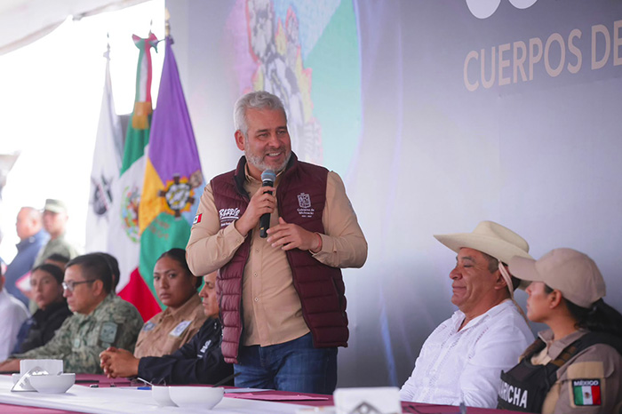 Reunión de autoridades estatales con representantes de rondas comunitarias en Michoacán.