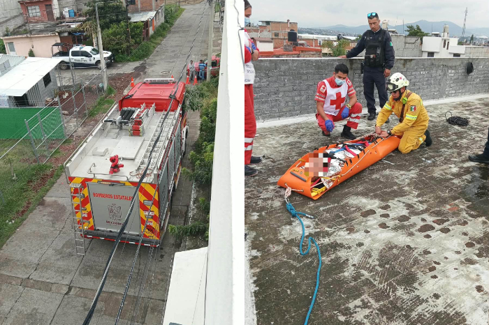 una persona lesionada por descarga eléctrica