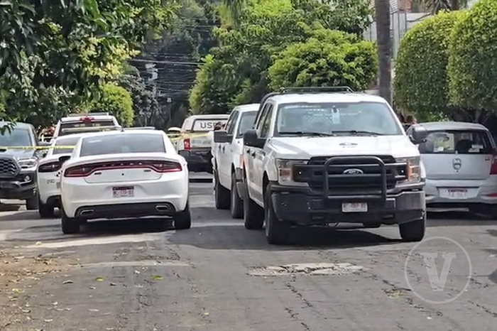 Unidades de seguridad y acordonamiento perimetral en calles de la colonia Nueva Chapultepec, Morelia.