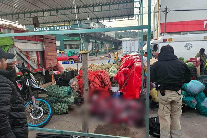Zona acordonada por autoridades cerca de la Central de Autobuses en Zitácuaro.