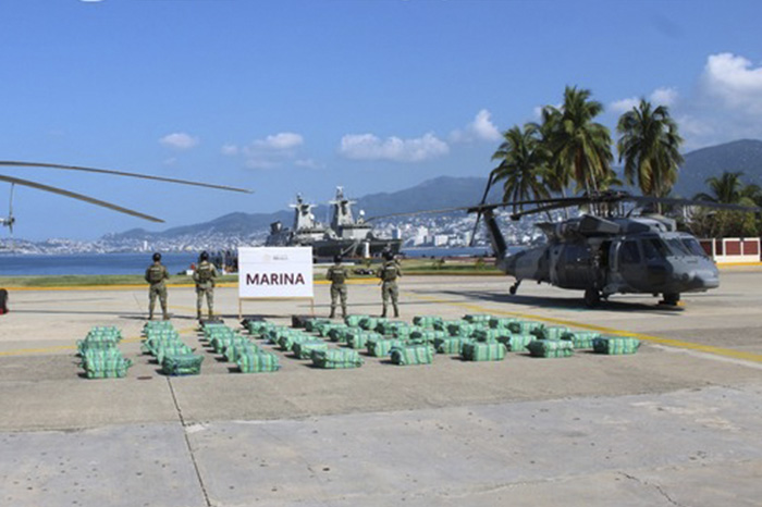 Secretaría de Marina realizando labores de vigilancia en aguas del océano Pacífico.